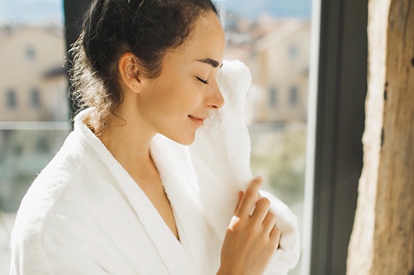 Guía para la limpieza perfecta: Cómo limpiar el rostro a diario