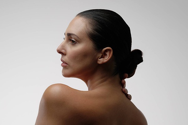 ¿Funciona el yoga facial? La verdad tras la tendencia